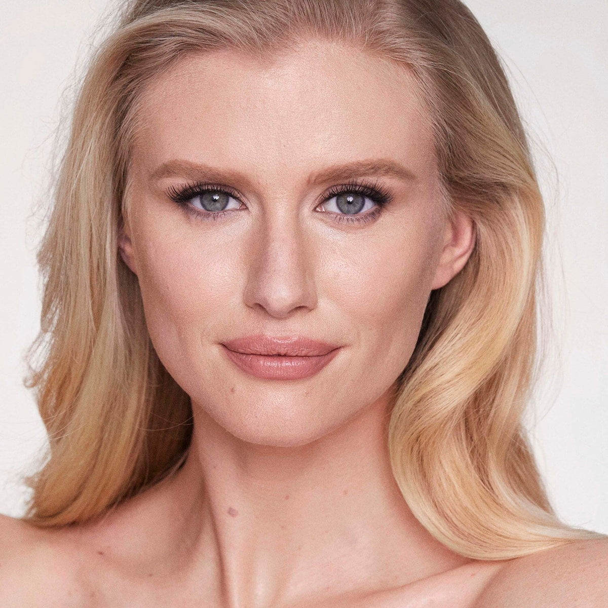 charlotte-tilbury-airbrush-flawless-finish-powder