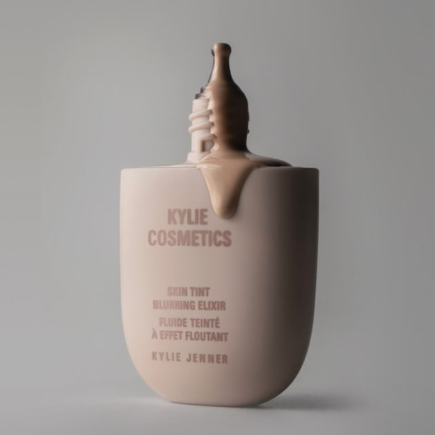 KYLIE JENNER - TEINT SKIN TINT BLURRING ELIXIR- Ref 5N