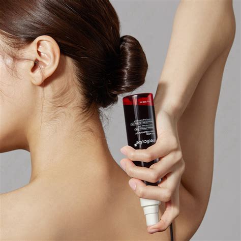 MEDICUBE - Red Acne Body Wash Off Peeling Shot - 110g