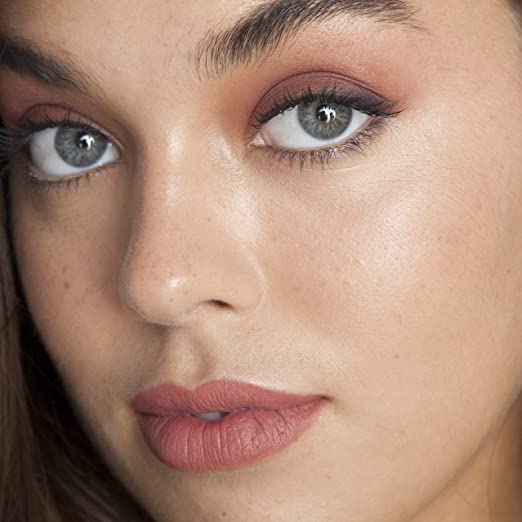 thebalm-cosmetics-meet-matte-hughes-rouge-a-levres-liquide-longue-duree-charming